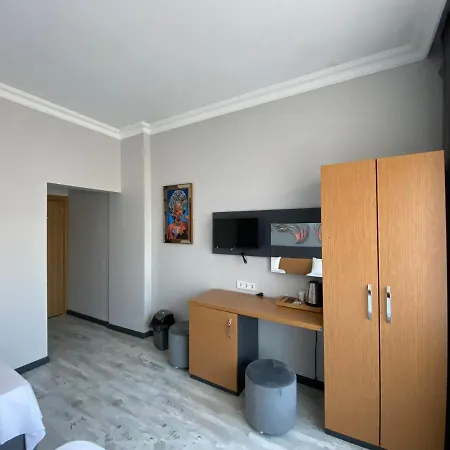 Hotel Victorious 2*
