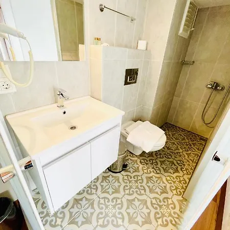 Hotel Qonaq & Estambul