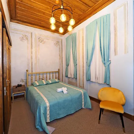 Otel Taksim Estane Butik
