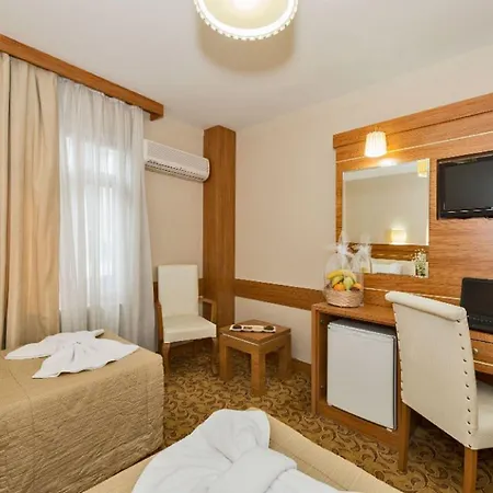 Selenay & 3* Istambul