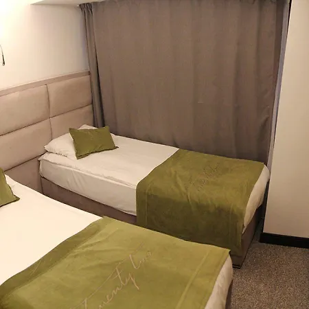 Hotel The 22 3*
