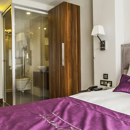 Hotel The 22 3*