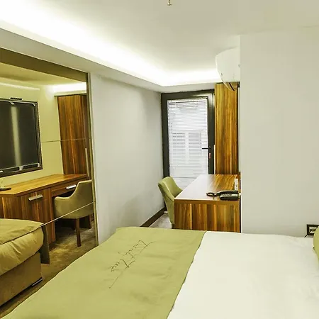 Hotel The 22