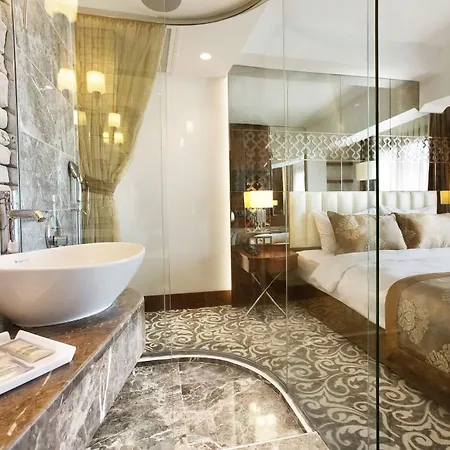 Taksim Pera Center Hotel