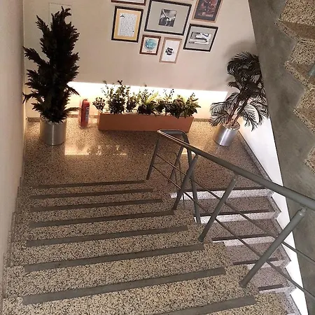 Sapko Airport מלון 3*