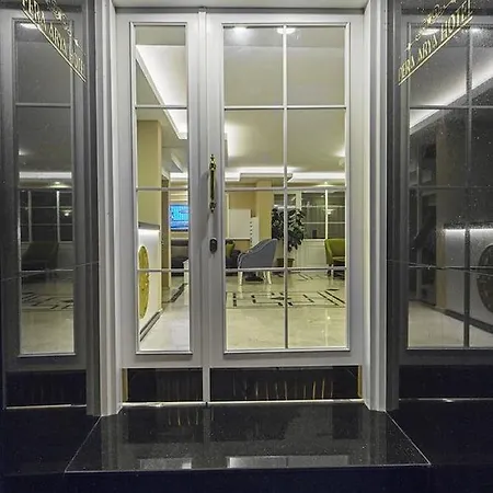Hotel Pera Arya 3*