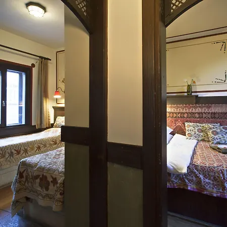 Empress Zoe Hotel 2*