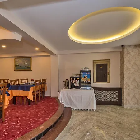 Maral Hotel 3*