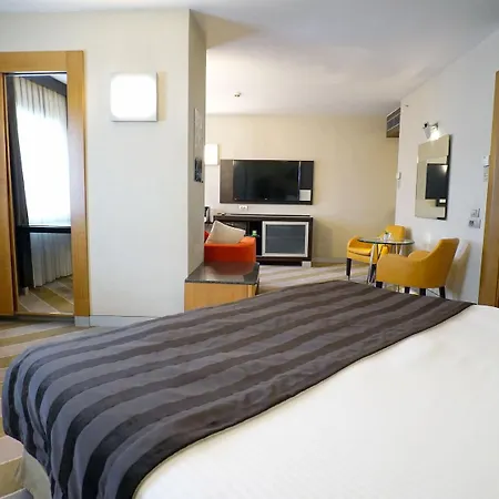 Point Taksim מלון 5*