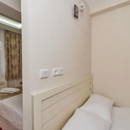 Hotel Maral
