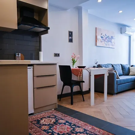 Fam Suites Osmanbey Daire *