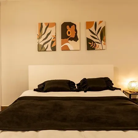 Spacious And Comfy 2br In The Heart Of Cihangir *
