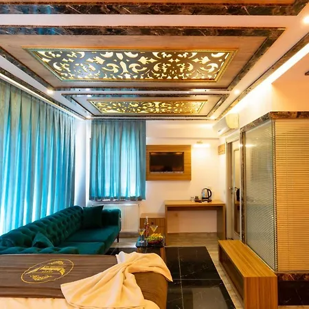 Otel Holıday Busıness Suıt