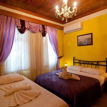 Sultanahmet Wooden House 3*