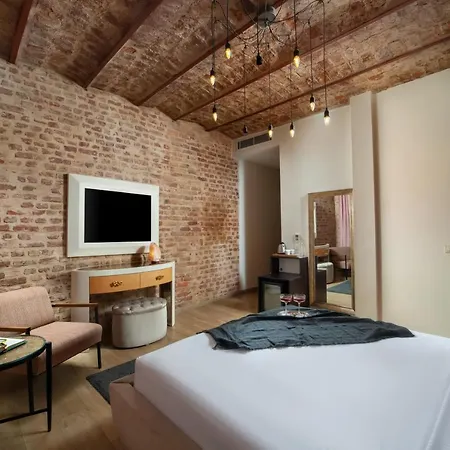 Hotel Nine