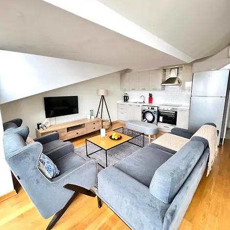 Wonder Homes- Wonder Penthouse With Large Terrace Taksim Square Istanbul