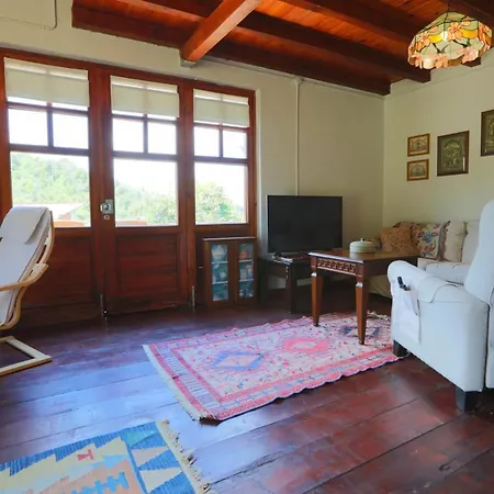 Cozy Mountain House Surrounded By Nature In Beykoz *