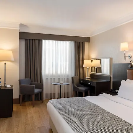 Holiday Old City By Ihg Hotel