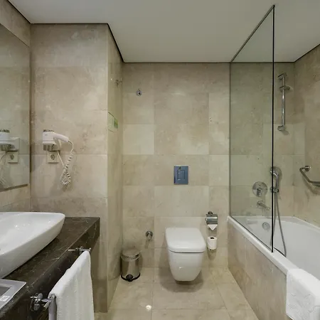 Holiday Old City By Ihg Hotel 4*