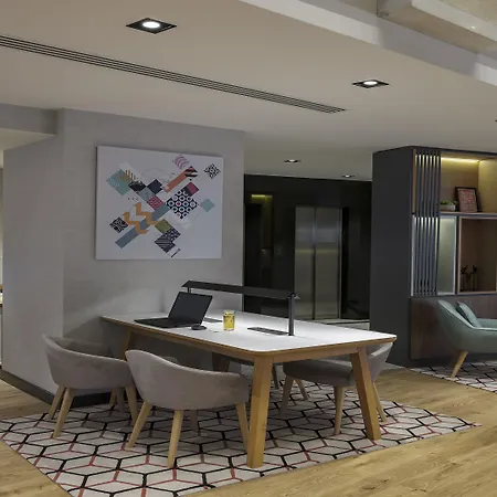 Holiday Old City By Ihg Hotel 4*