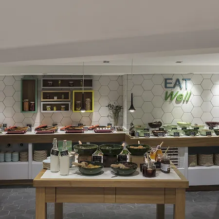 Holiday Old City By Ihg Hotel 4*