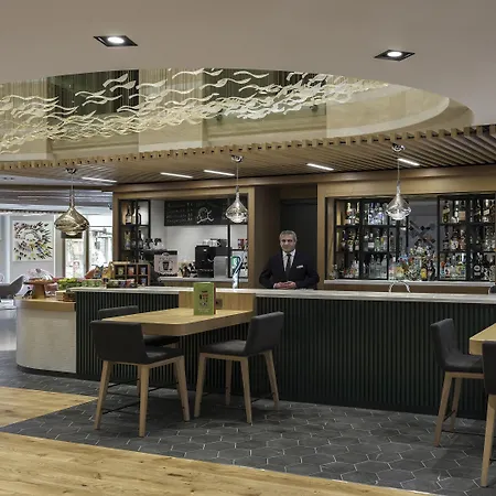 Hotel Holiday Old City By Ihg 4*