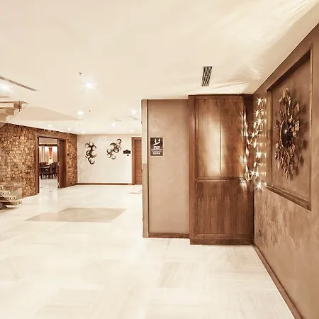Hotel Grand De Pera 4*