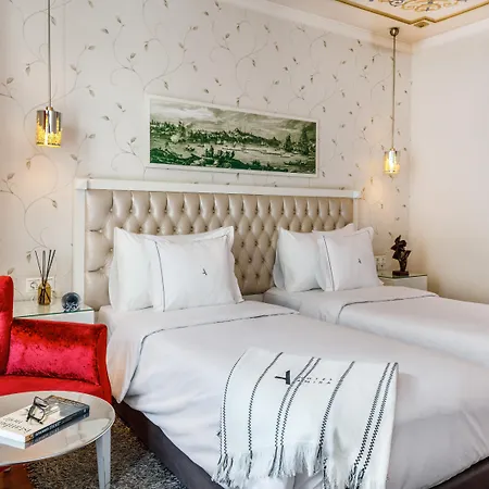 Hotel Amira
