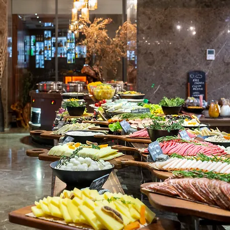 Hotel Radisson Blu Asia 5*