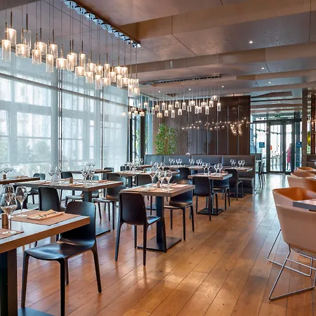 Radisson Blu Asia 5*