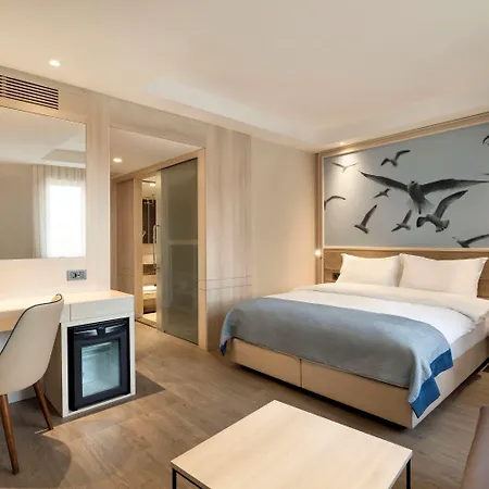 Hotel Ramada By Wyndham Old