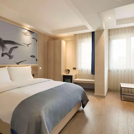 Ramada By Wyndham Old Hotel 4*