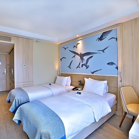 Hotel Ramada By Wyndham Old