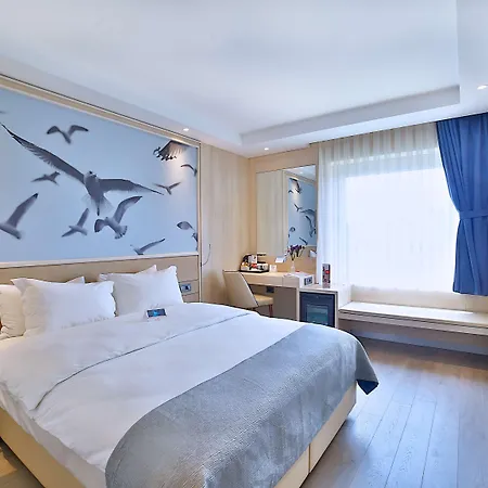 Ramada By Wyndham Old Hotel 4*