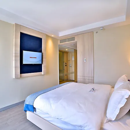 Ramada By Wyndham Old 4*