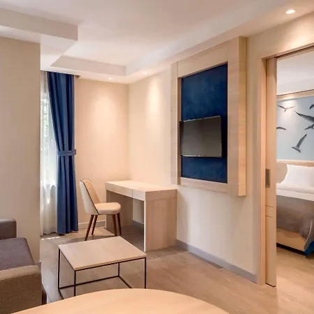 Ramada By Wyndham Old Hotel