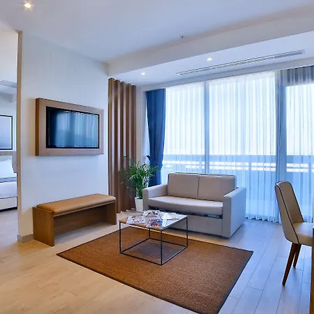 Ramada By Wyndham Old Hotel 4*