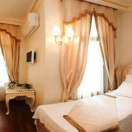 Fuat Bey Palace & 4*