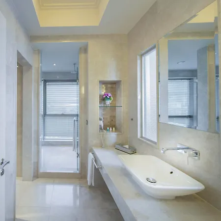 Hotel Titanic Business Kartal 5*