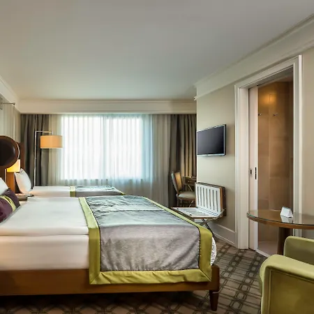 タイタニック ポート バクルキョイ ホテル 5*