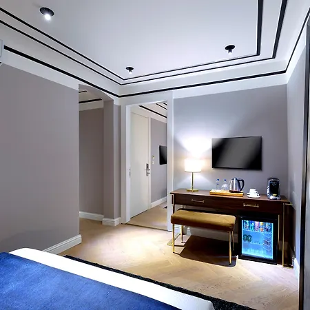 Walton Galata 4*