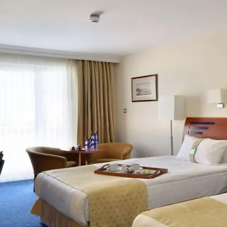 By Ihg 5*