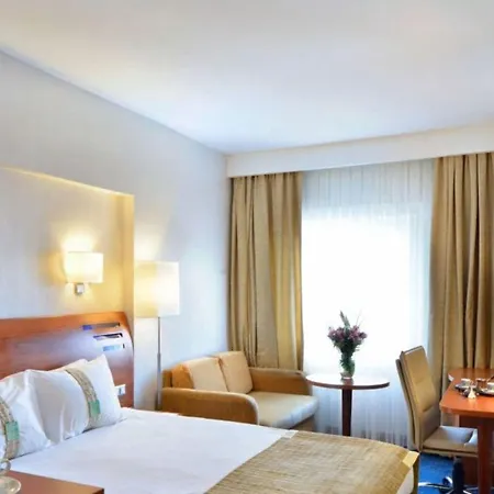 Hotel By Ihg