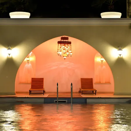By Ihg