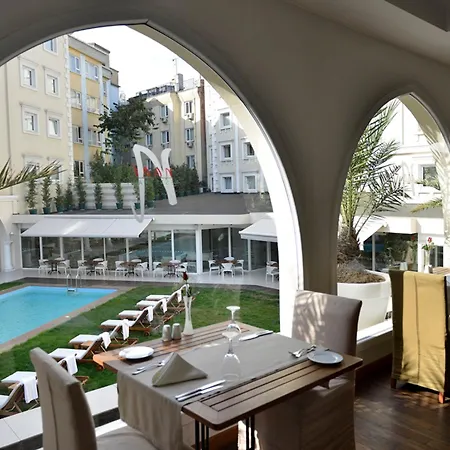 By Ihg