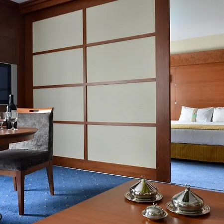 Hotel By Ihg