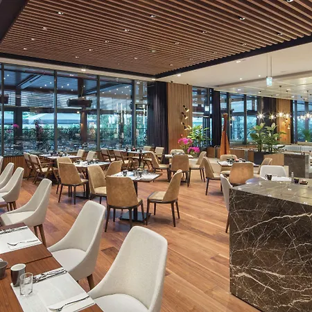 Hilton Maslak 5* Istanbul