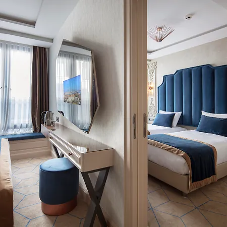 Danis & - Old Hotel