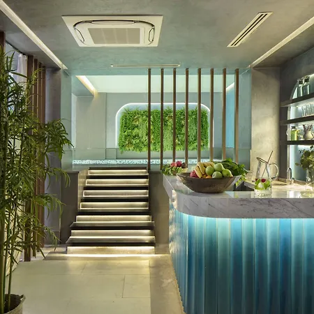 Danis & - Old Hotel