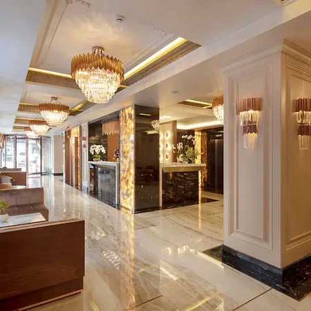 Danis & - Old Hotel